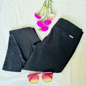 CALVIN KLEIN CK STRETCH PANTS SIZE 6 
Black Textured Leggings